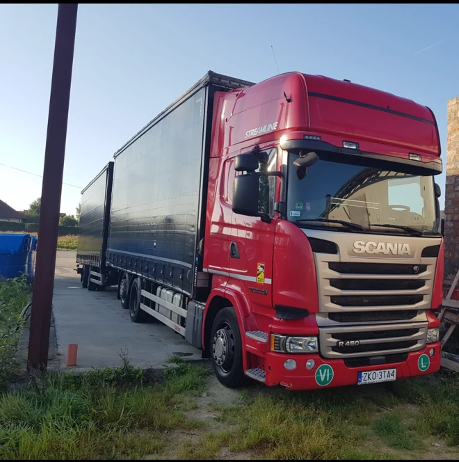 Samochód ciężarowy Total Trans z przyczepą typu tandem